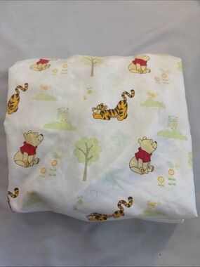 Disney Winnie the Pooh Bedding Crib sheet